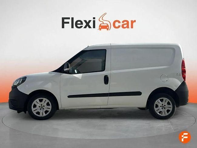 Usado Fiat Doblò Dynamic 105 CV (77 kW) 2023 Blanco Monovolumen