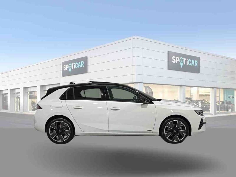 Usado Opel Astra 114 kW (156 CV) 2023 Blanco Berlina