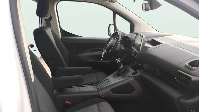 Begagnad Toyota Proace Verso Active 110 HK (80 kW) 2021 Kombi