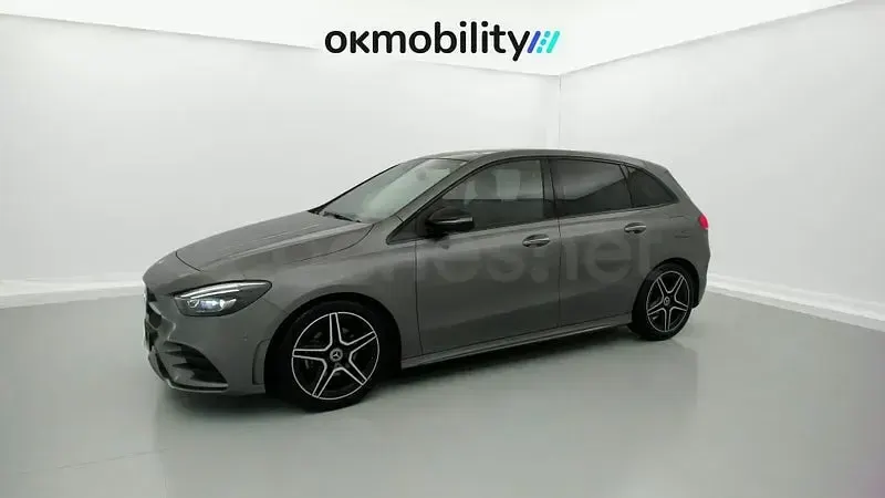 Usado Mercedes B200 150 CV (110 kW) 2022 Gris / plata Utilitario