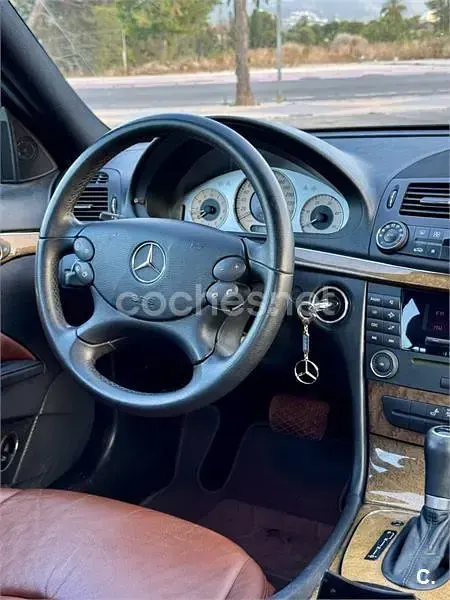 Usado Mercedes E280 Avantgarde 190 CV (139 kW) 2007 Negro Berlina