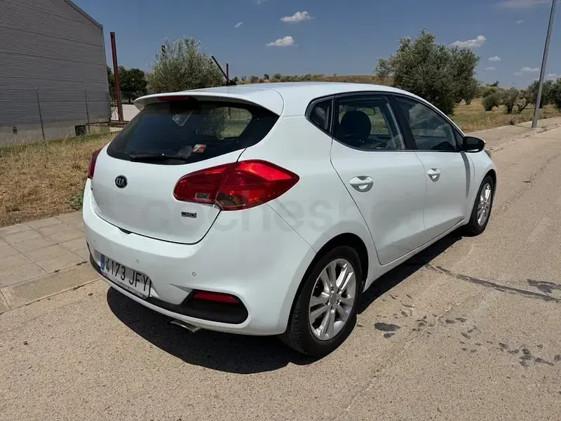 Usado Kia Ceed GT 128 CV (94 kW) 2015 Blanco Berlina