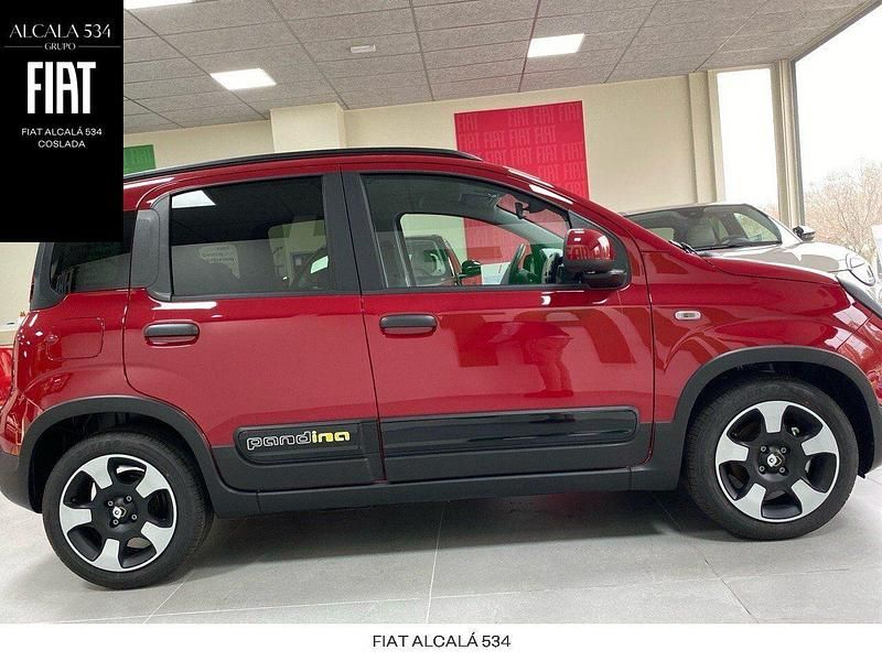 Nuevo Fiat Panda Cross Cross 65 CV (47 kW) 2026 Rojo Utilitario