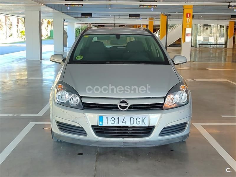 Usado Opel Astra Enjoy 100 CV (73 kW) 2005 Beige Familiar