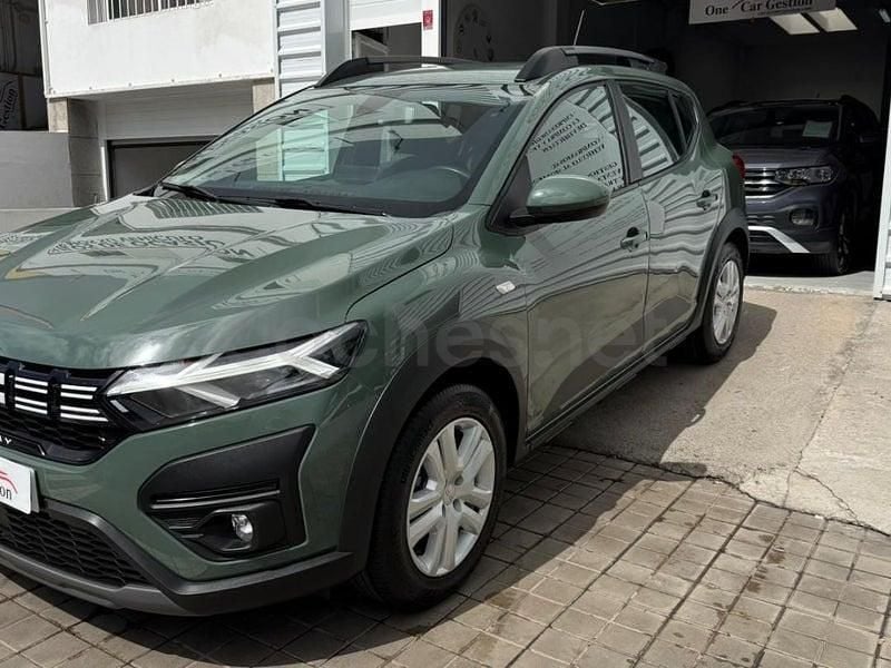 Usado Dacia Sandero Expression 91 CV (66 kW) 2024 Verde Berlina