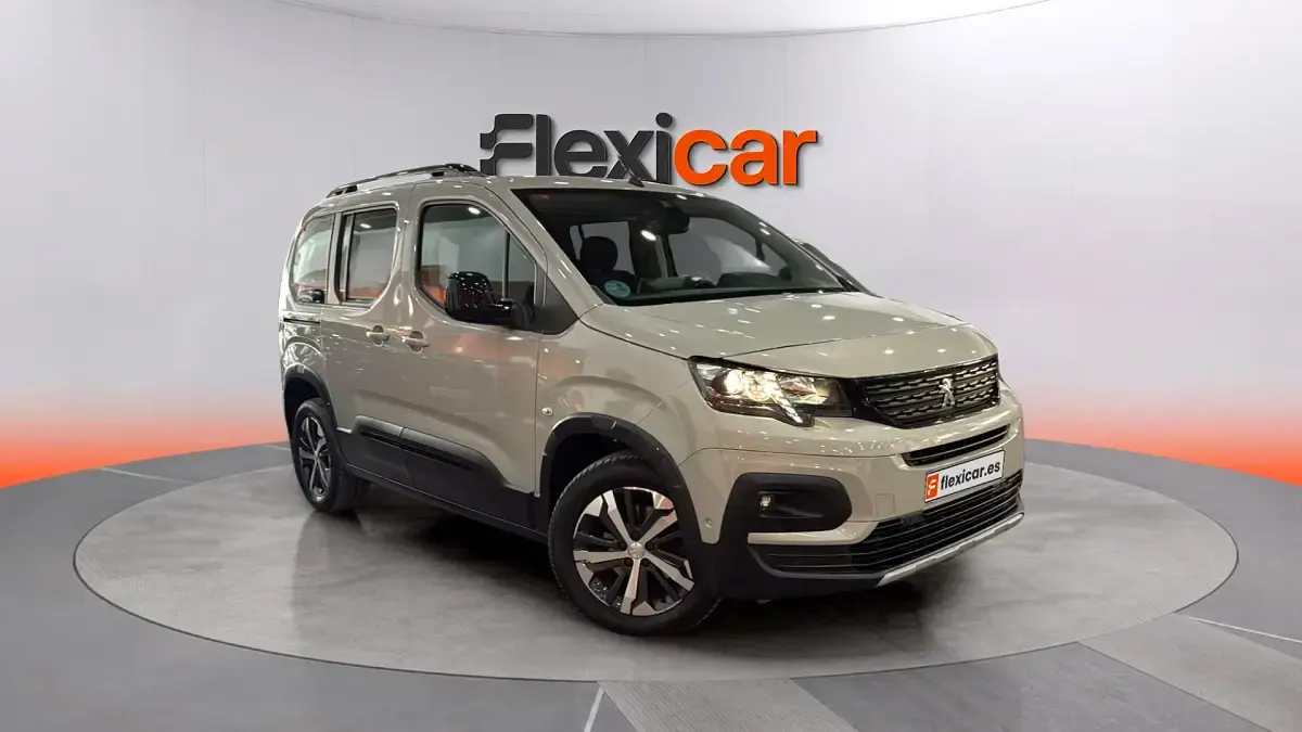 Usado Peugeot Rifter GT 131 CV (96 kW) 2021 Monovolumen