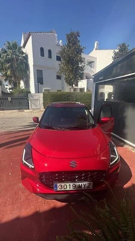 Usado Suzuki Swift 83 CV (61 kW) 2025 Rojo Utilitario