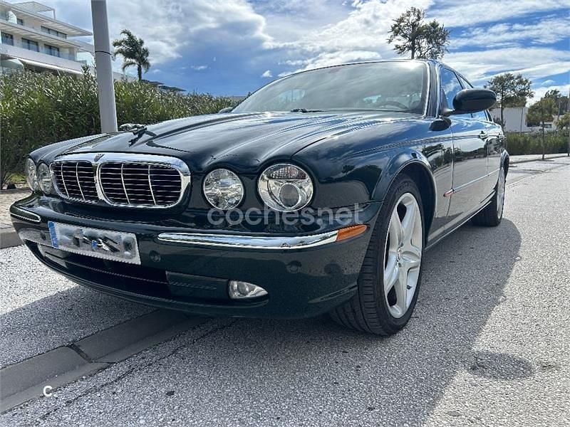Usado Jaguar XJ8 Executive 300 CV (220 kW) 2003 Verde Berlina
