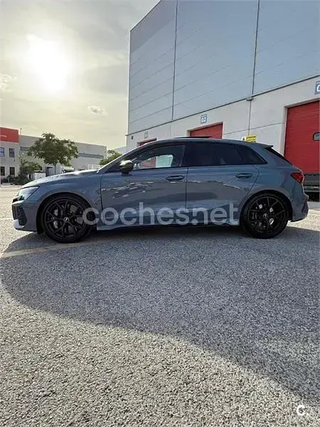 Usado Audi RS3 400 CV (294 kW) 2022 Gris / plata Berlina