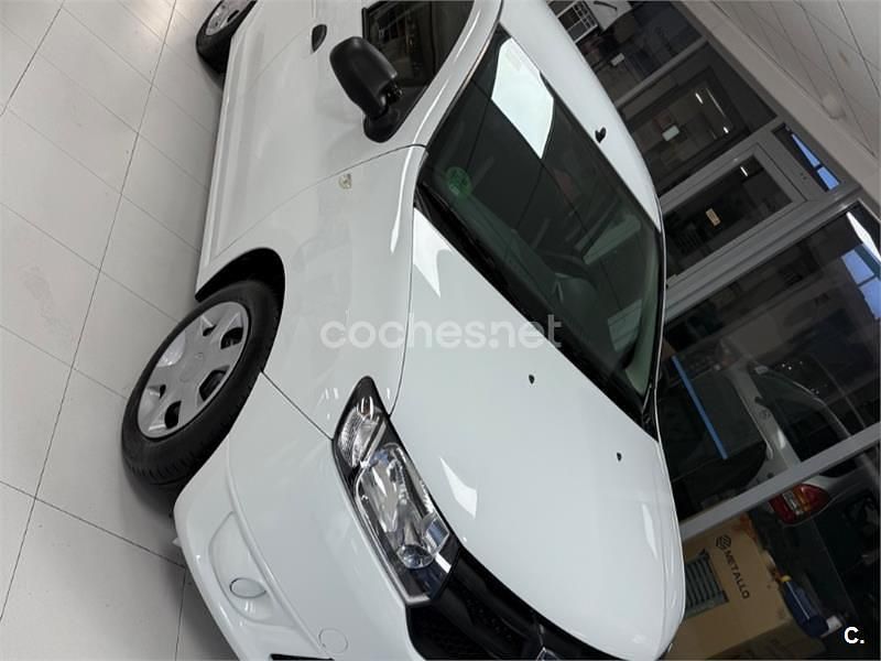 Usado Dacia Logan Ambiance 75 CV (55 kW) 2014 Blanco Berlina