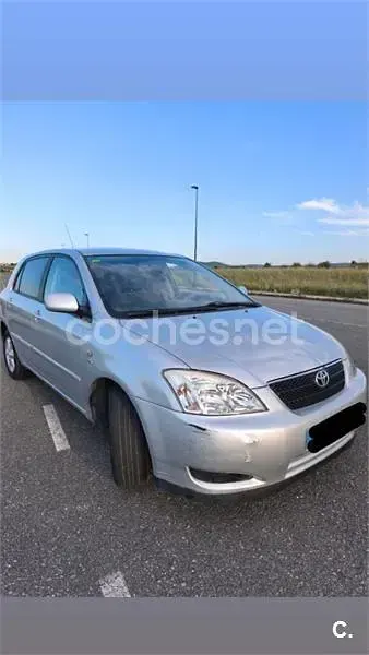 Usado Toyota Corolla Sol 110 CV (80 kW) 2002 Gris / plata Berlina