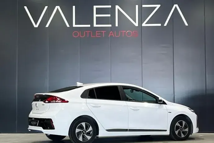 Usado Hyundai Ioniq 141 CV (103 kW) 2018 Blanco Utilitario
