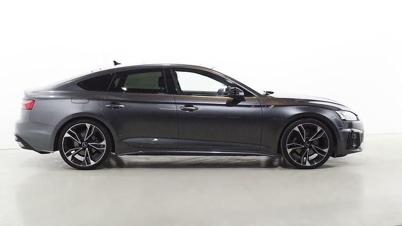 Usado Audi A5 Sportback Ambiente 163 CV (119 kW) 2022 Gris Utilitario