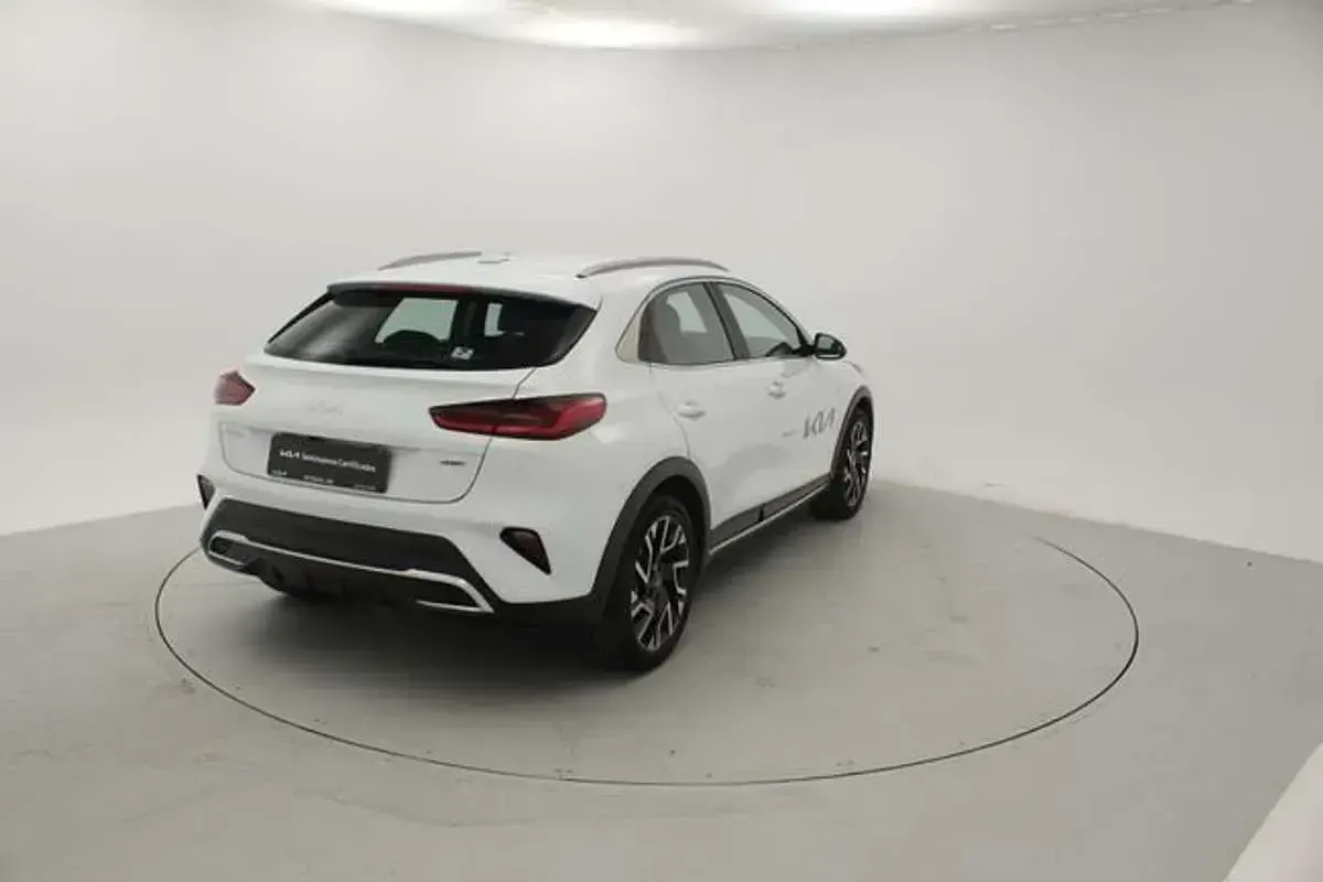 Usado Kia XCeed 141 CV (103 kW) 2024 Blanco SUV