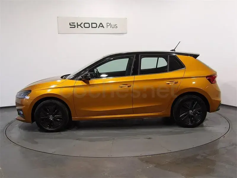 Usado Skoda Fabia Style 95 CV (69 kW) 2022 Naranja Utilitario