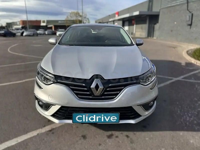 Usado Renault Mégane IV Zen 130 CV (95 kW) 2017 Gris / plata Berlina