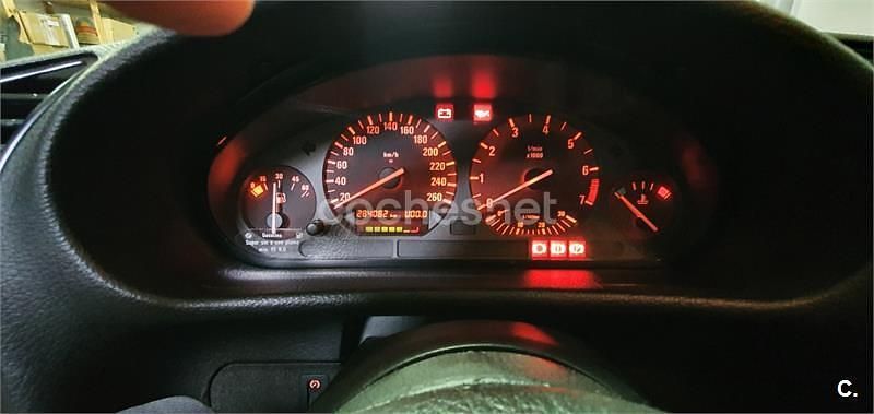 Usado BMW 318 140 CV (102 kW) 1992 Rojo Coupe