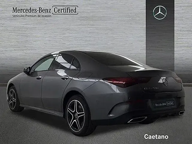 Usado Mercedes CLA250e 218 CV (160 kW) 2025 Gris montaña Coupe