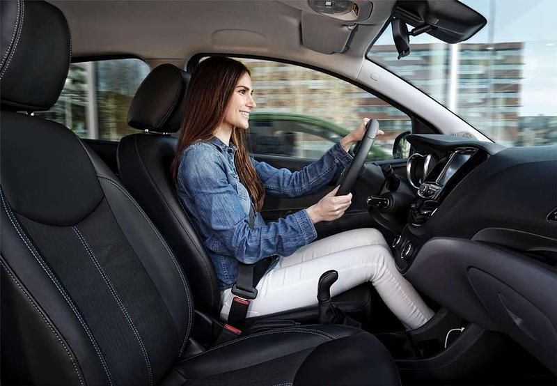 Usado Opel Karl Selective 75 CV (55 kW) 2018 Rojo Utilitario