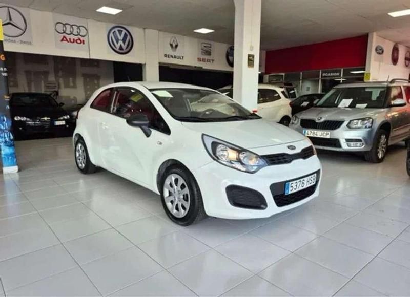 Usado Kia Rio 86 CV (63 kW) 2013 Blanco Utilitario