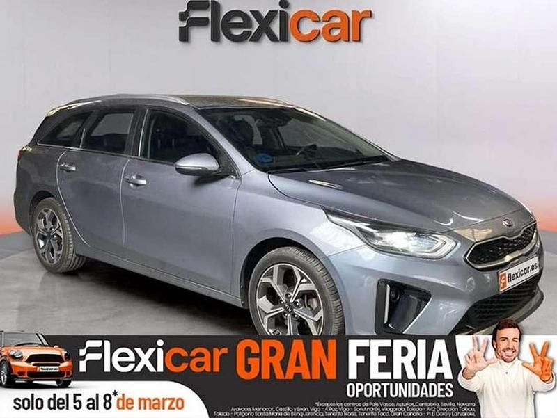 Usado Kia Ceed 141 CV (103 kW) 2022 Gris Utilitario