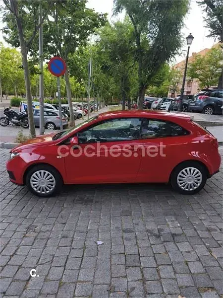 Usado Seat Ibiza SC Reference 80 CV (58 kW) 2009 Rojo Utilitario