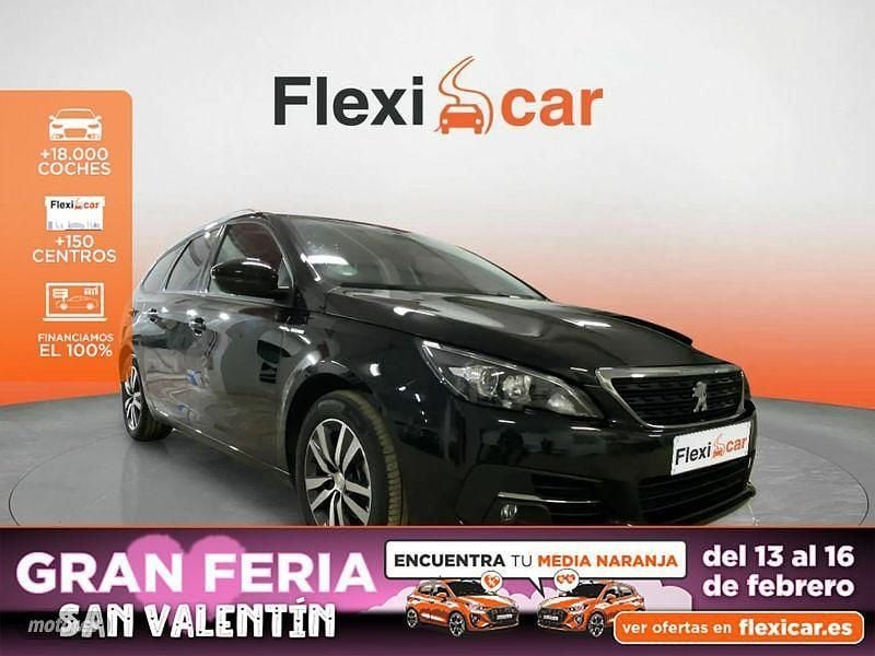 Usado Peugeot 308 SW Style 130 CV (95 kW) 2021 Negro Familiar