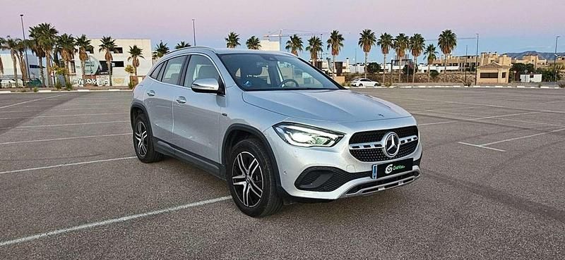 Usado Mercedes GLA250 218 CV (160 kW) 2021 Gris SUV