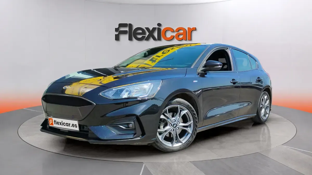 Usado Ford Focus ST-Line 125 CV (91 kW) 2020 Negro Berlina