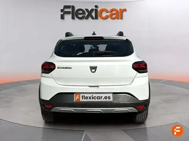 Usado Dacia Sandero Comfort 91 CV (66 kW) 2021 Blanco Berlina