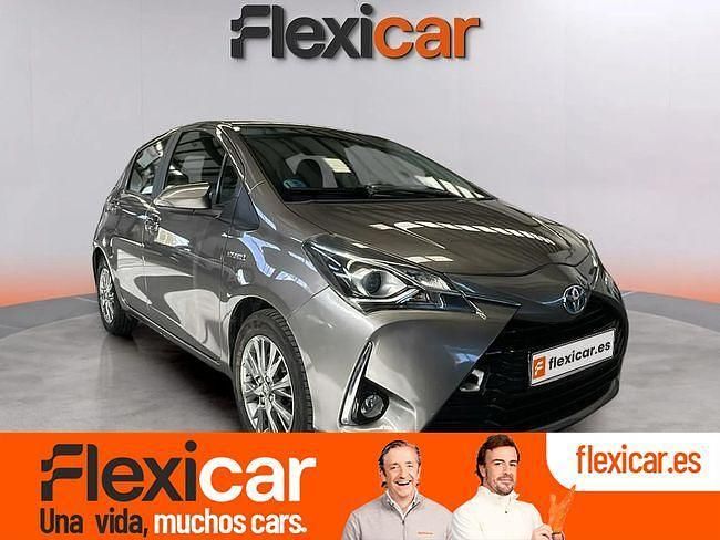 Usado Toyota Yaris Hybrid Active 100 CV (73 kW) 2018 Gris Berlina
