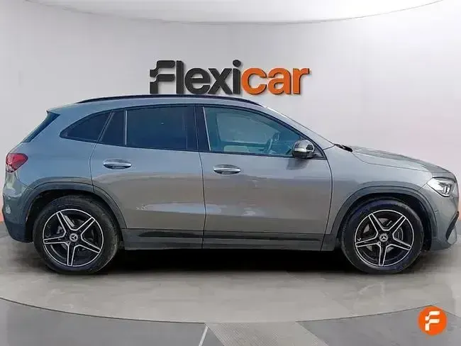 Usado Mercedes GLA200 163 CV (119 kW) 2020 Gris SUV