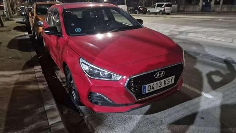 Rojo Usado 2019 Hyundai i30 GO! Familiar | 8705 € (Super precio) - Imagen 1/2