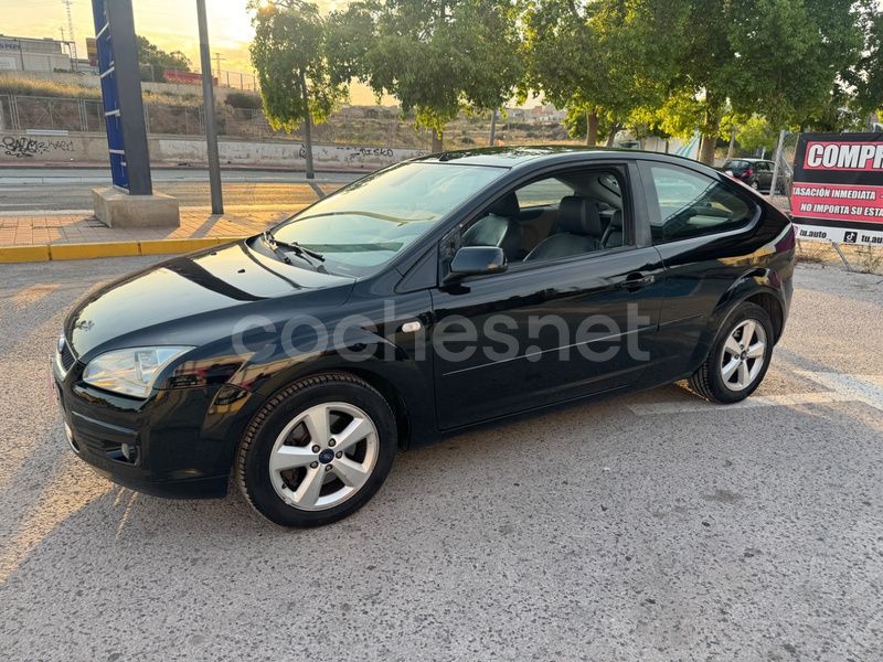 Negro Usado 2005 Ford Focus Sport Berlina | 3500 € (Precio justo) - Imagen 1/4