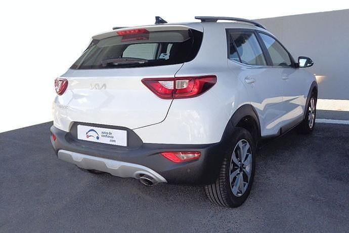 Usado Kia Stonic 100 CV (73 kW) 2024 SUV
