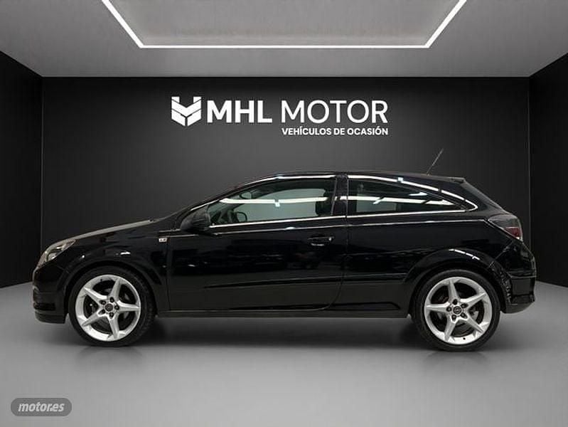Usado Opel Astra GTC Cosmo 140 CV (102 kW) 2006 Negro Berlina