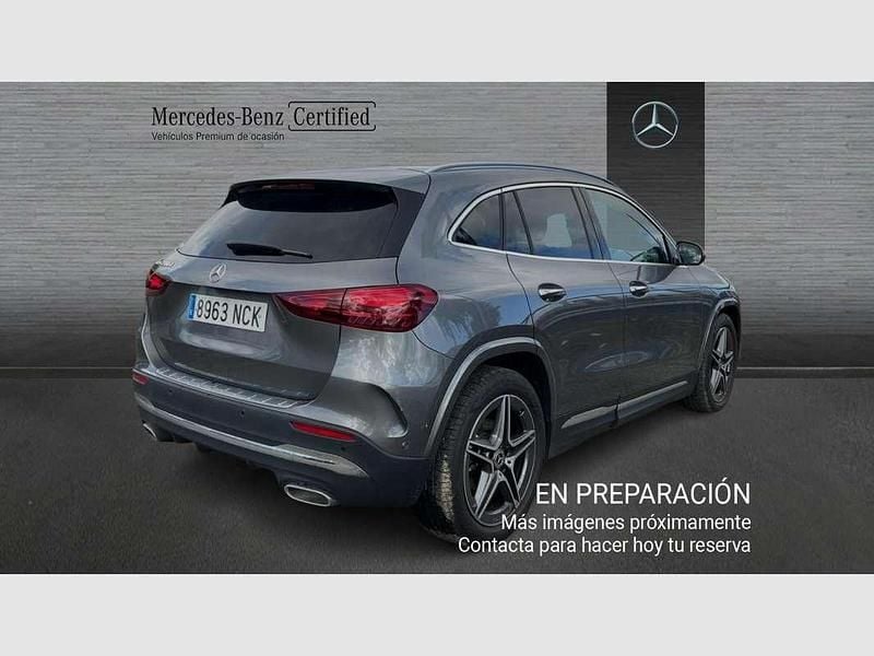 Usado Mercedes GLA200 150 CV (110 kW) 2025 Gris SUV