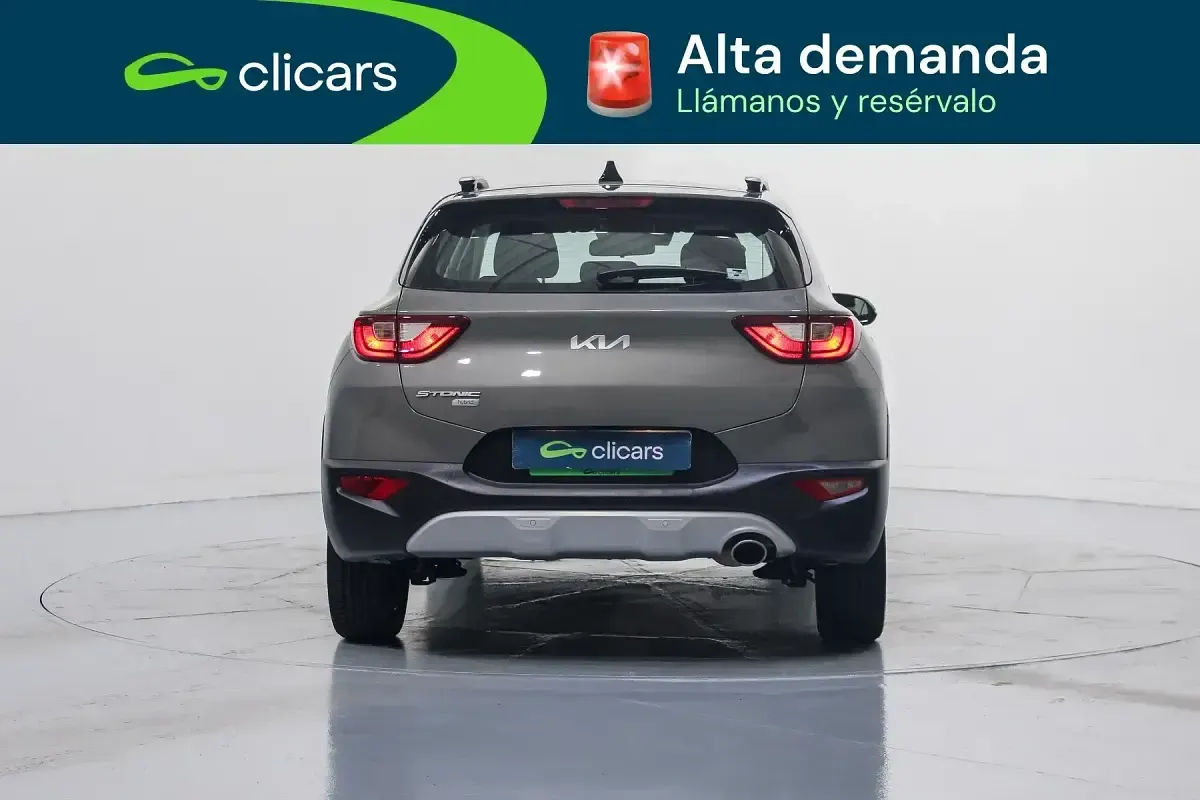 Usado Kia Stonic 120 CV (88 kW) 2022 Verde SUV