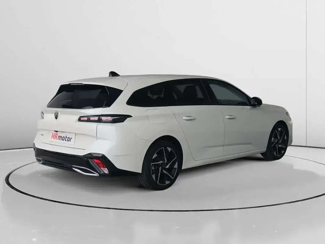 Usado Peugeot 308 SW Allure 131 CV (96 kW) 2025 Blanco Familiar