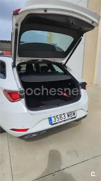 Usado Seat Leon FR 150 CV (110 kW) 2022 Blanco Familiar
