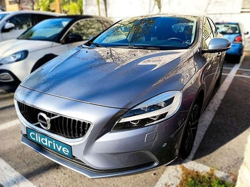 Usado Volvo V40 Momentum 120 CV (88 kW) 2017 Azul Utilitario