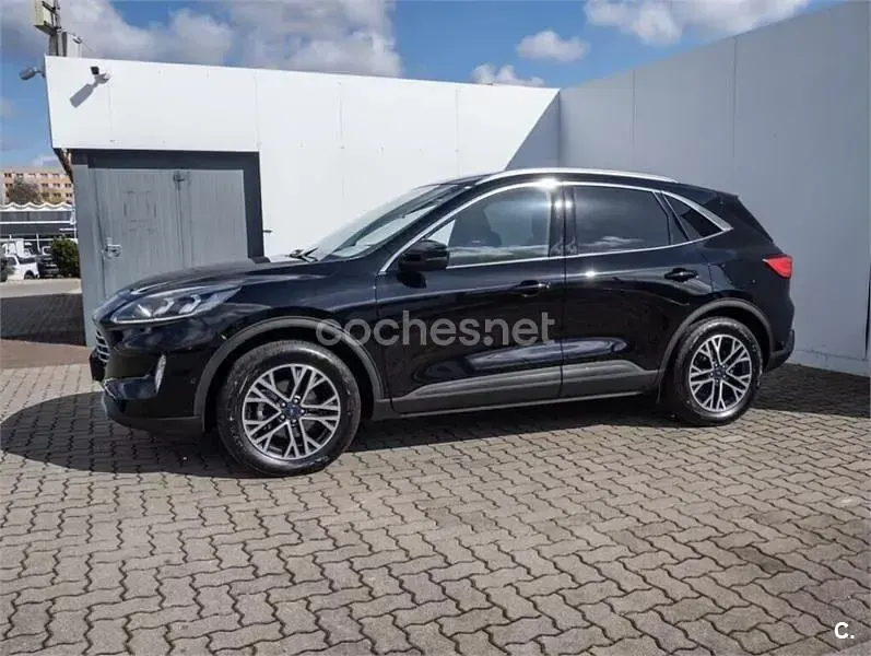 Usado Ford Kuga ST-Line X 190 CV (139 kW) 2023 Negro SUV