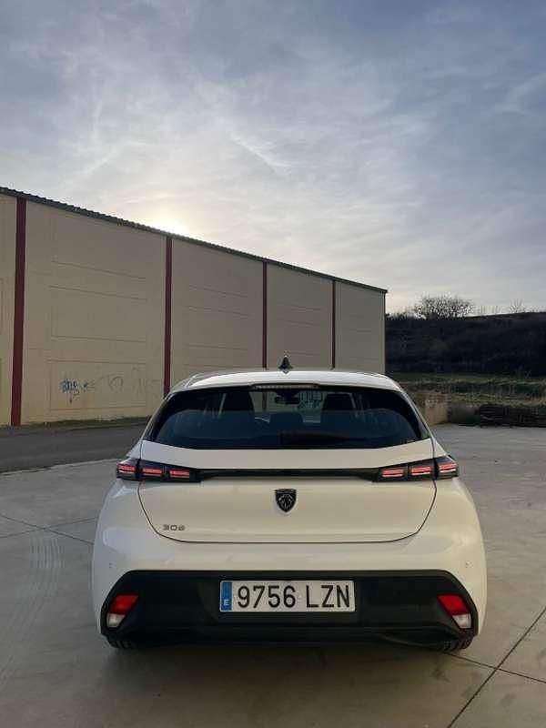 Usado Peugeot 308 Active 131 CV (96 kW) 2022 Blanco Utilitario