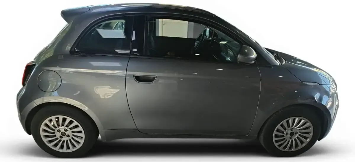 Usado Fiat 500e 86 kW (118 CV) 2023 Gris Utilitario