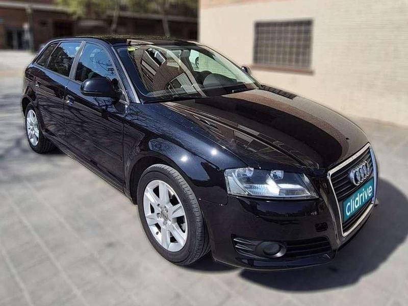 Usado Audi A3 Sportback Ambition 122 CV (89 kW) 2010 Negro Utilitario