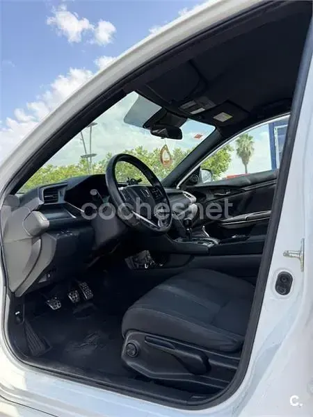 Usado Honda Civic Elegance 129 CV (94 kW) 2017 Blanco Berlina