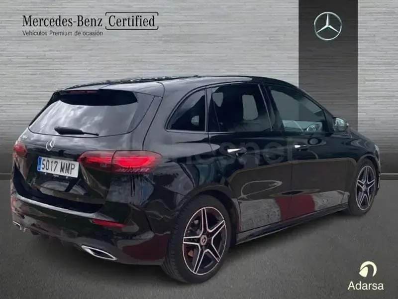 Usado Mercedes B200 150 CV (110 kW) 2023 Negro Utilitario