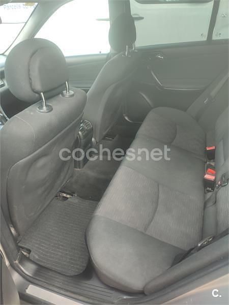 Usado Mercedes C220 Classic 143 CV (105 kW) 2004 Gris / plata Berlina