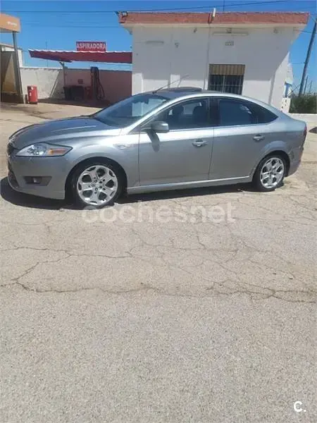Usado Ford Mondeo Titanium S 203 CV (149 kW) 2010 Gris / plata Berlina