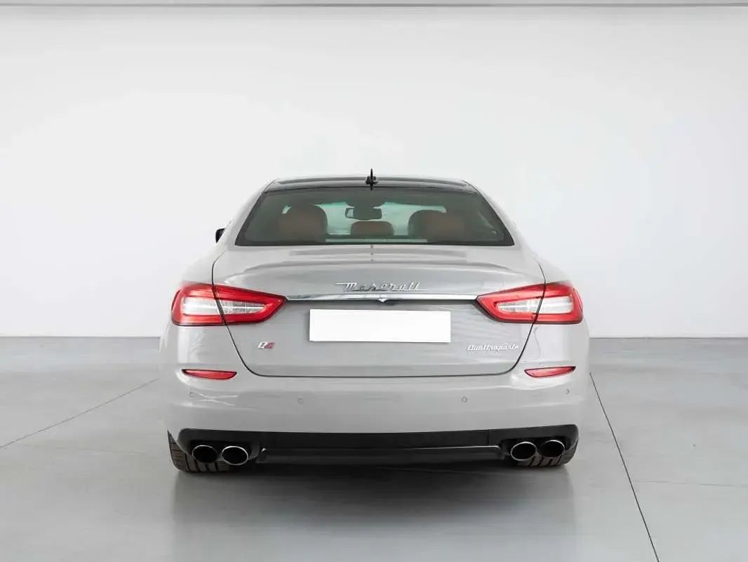 Usado Maserati Quattroporte 430 CV (316 kW) 2018 Gris Berlina